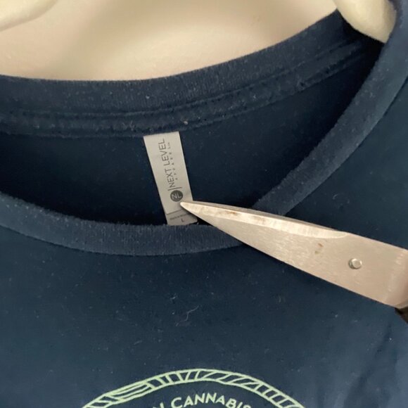 Next Level Apparel Cannabist Graphic Unisex T-Shirt L Blue Oversized Casual - Picture 4 of 9